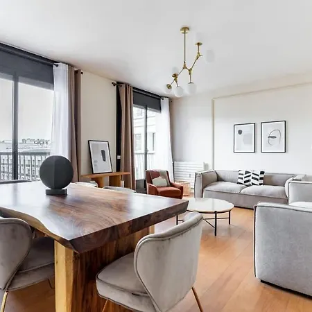 2br Avenue Montaigne