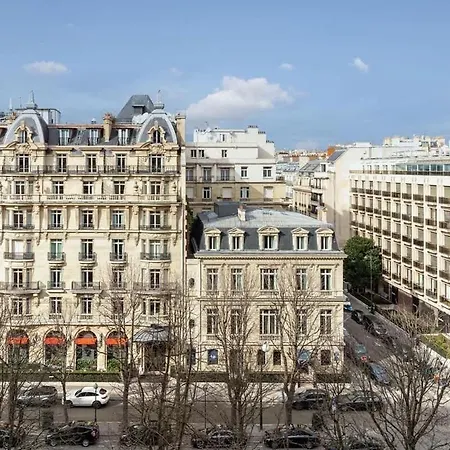 2br Avenue Montaigne Apartment